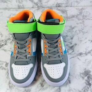 DC Shoes Youth  Pure High-Top EV Sneakers ADBS300324   Size 2 Color Grey/White